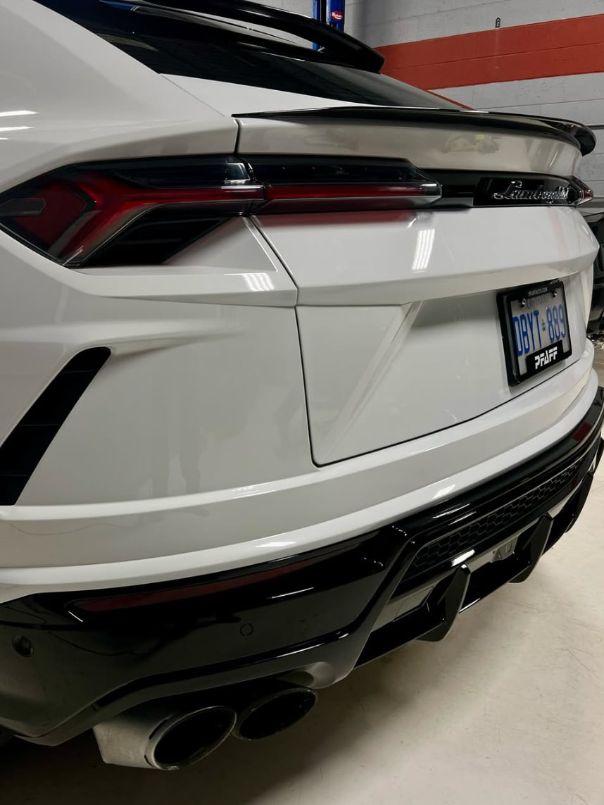 Urus Rear Profile