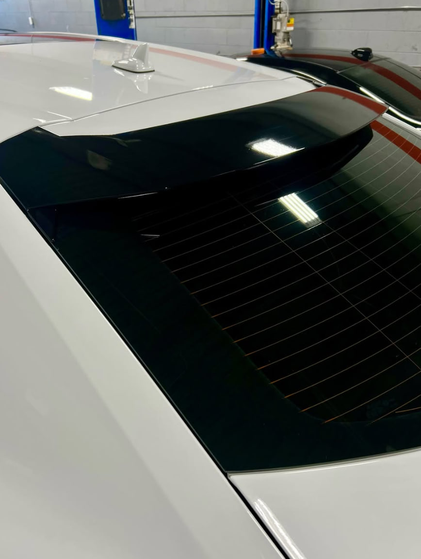 Urus Roof Spoiler